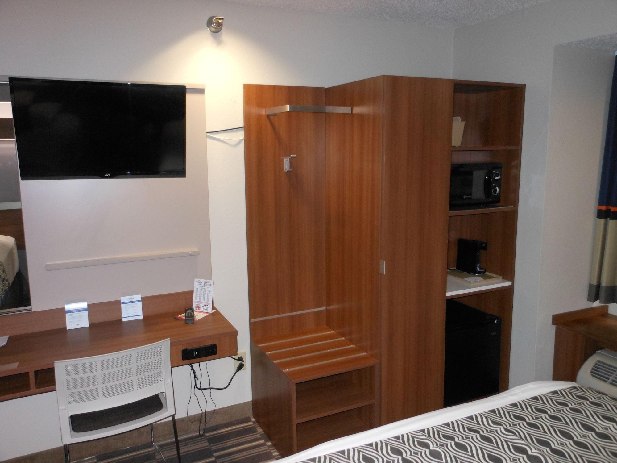 Hotel Microtel & By Wyndham 2*