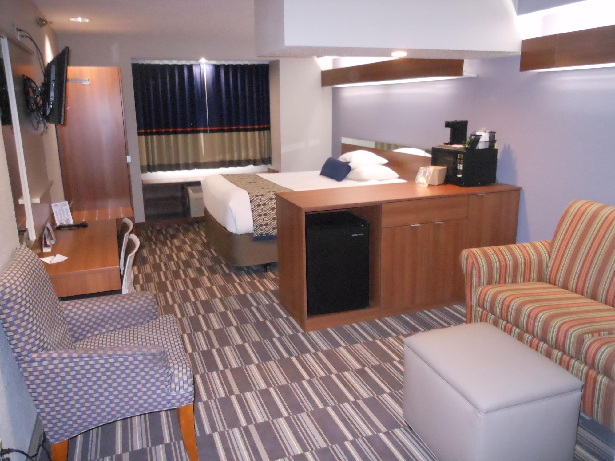 Microtel & By Wyndham Hotel 2*