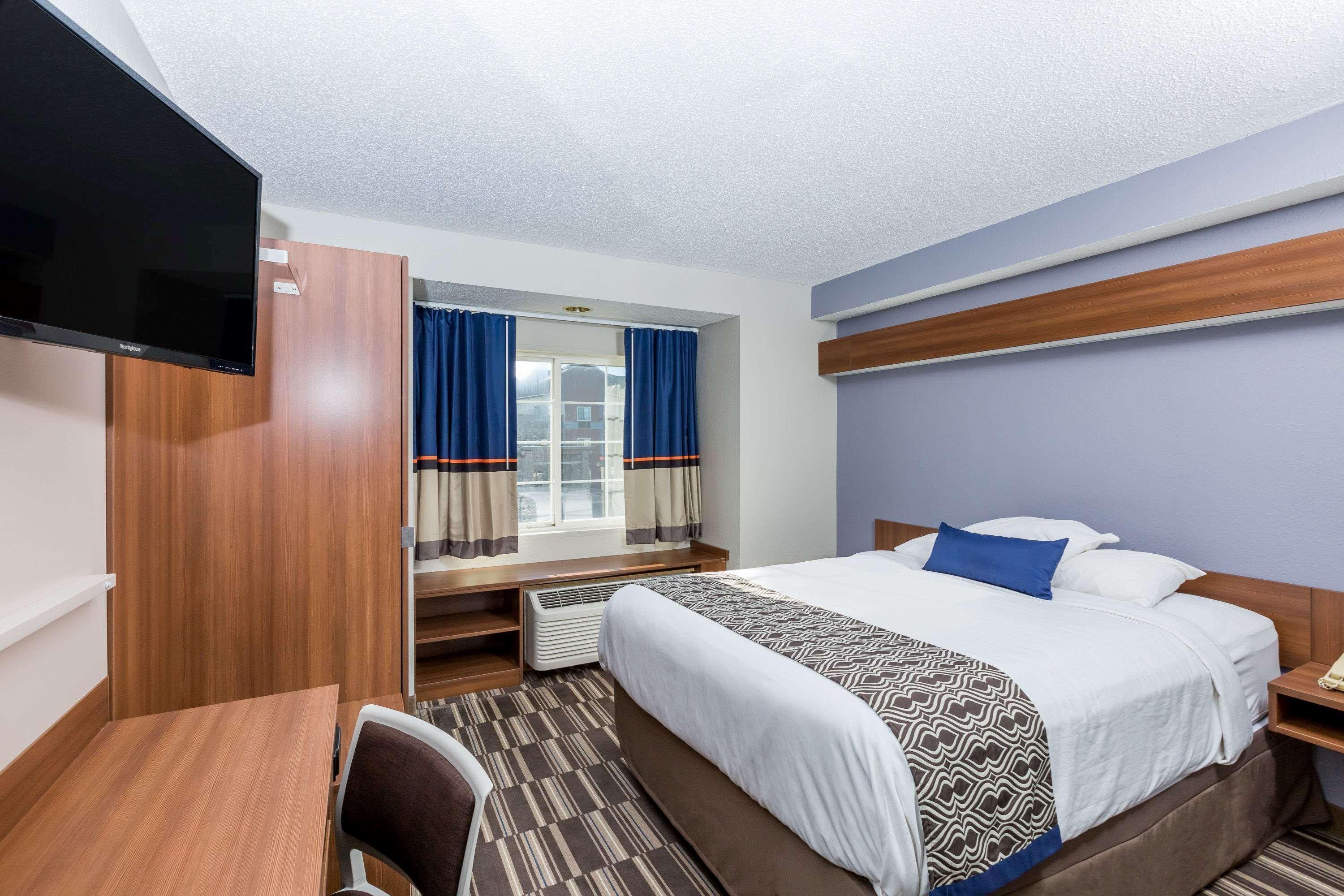 Microtel & By Wyndham Hotel 2*