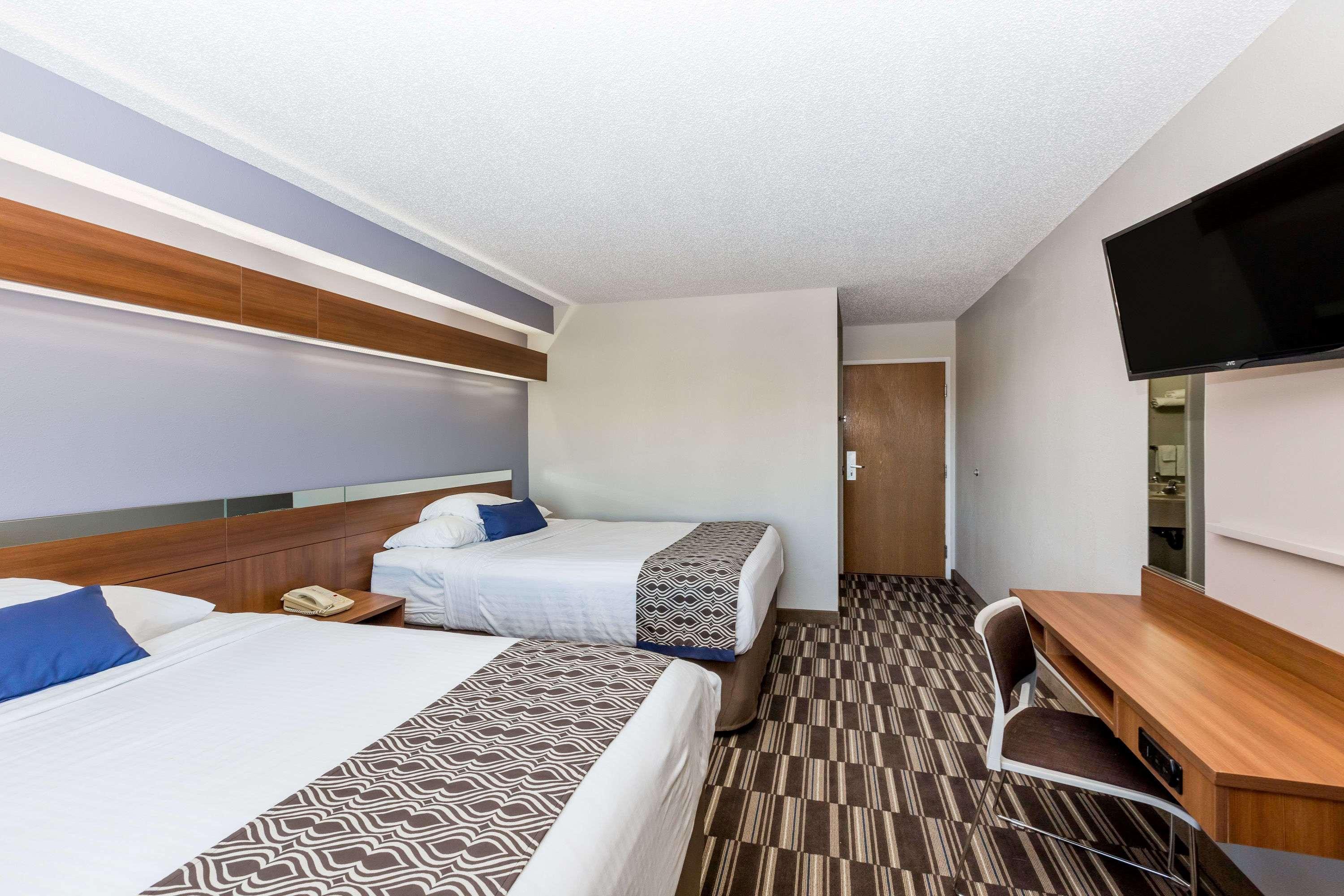 Hotel Microtel & By Wyndham 2*