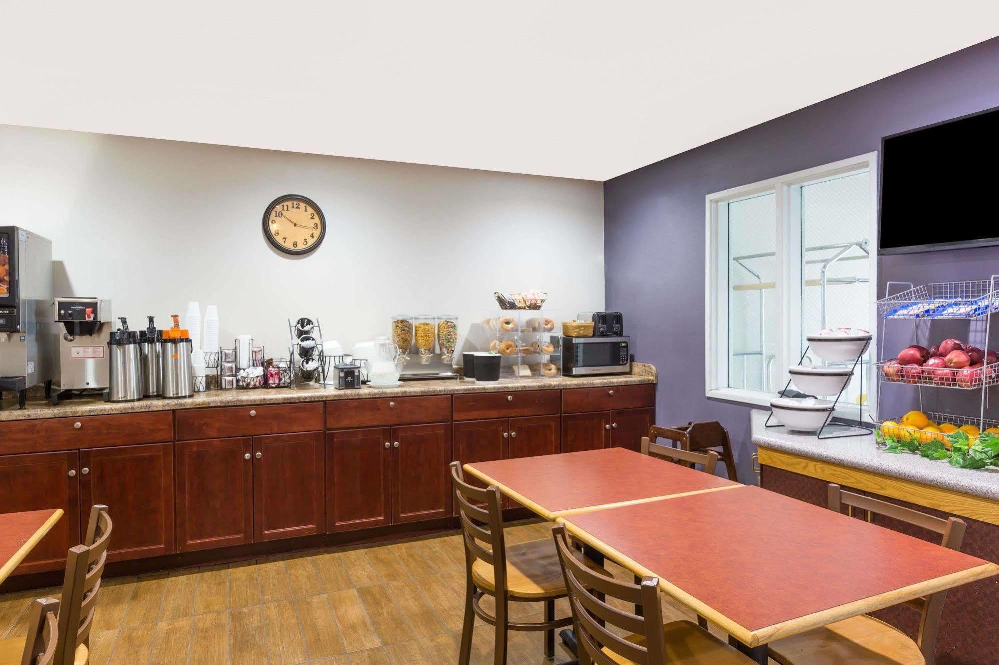 Microtel & By Wyndham Hotel Sioux Falls