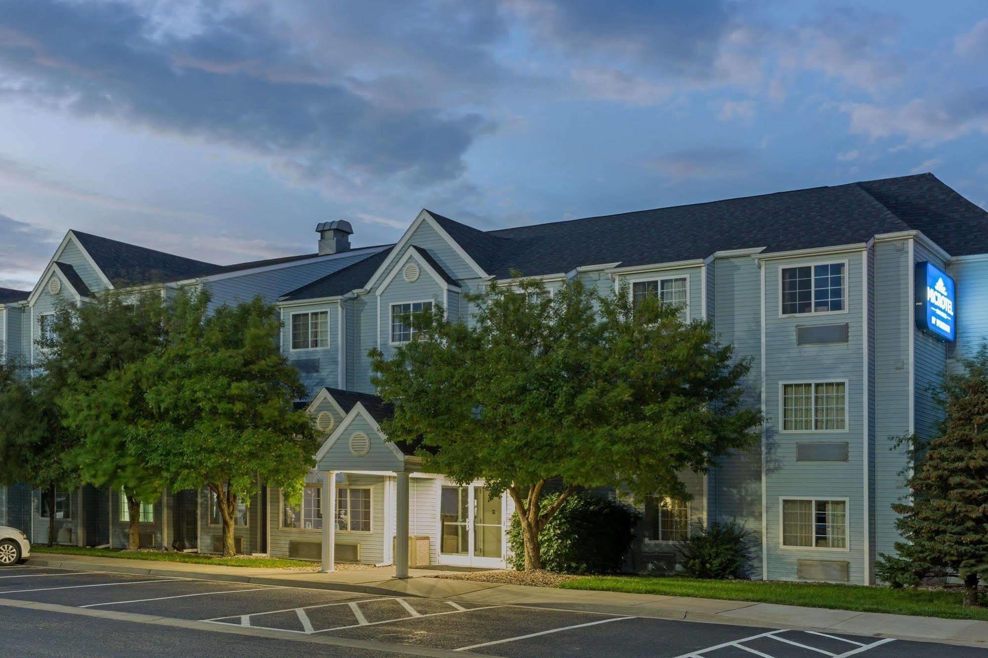 Microtel & By Wyndham 2*