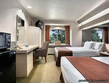 Microtel & By Wyndham 2*